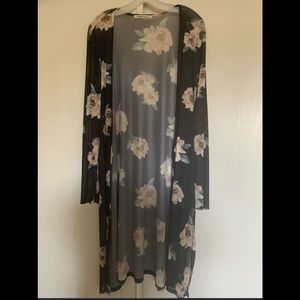 • Floral Cardigan •